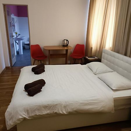 Mirage Hotell Tjernivtsi Exteriör bild