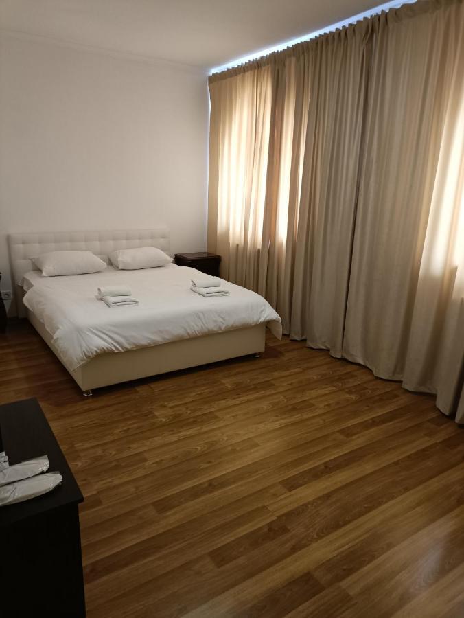 Mirage Hotell Tjernivtsi Exteriör bild