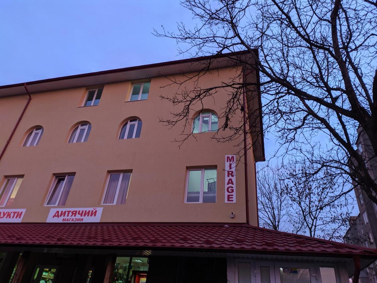 Mirage Hotell Tjernivtsi Exteriör bild